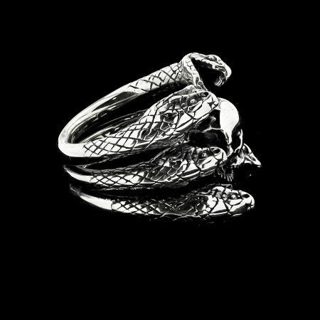 RING - THREE SNAKES AND SKULL