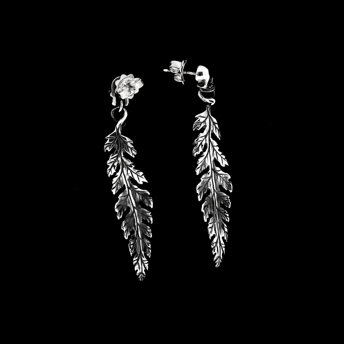 LEAF AND SKULL