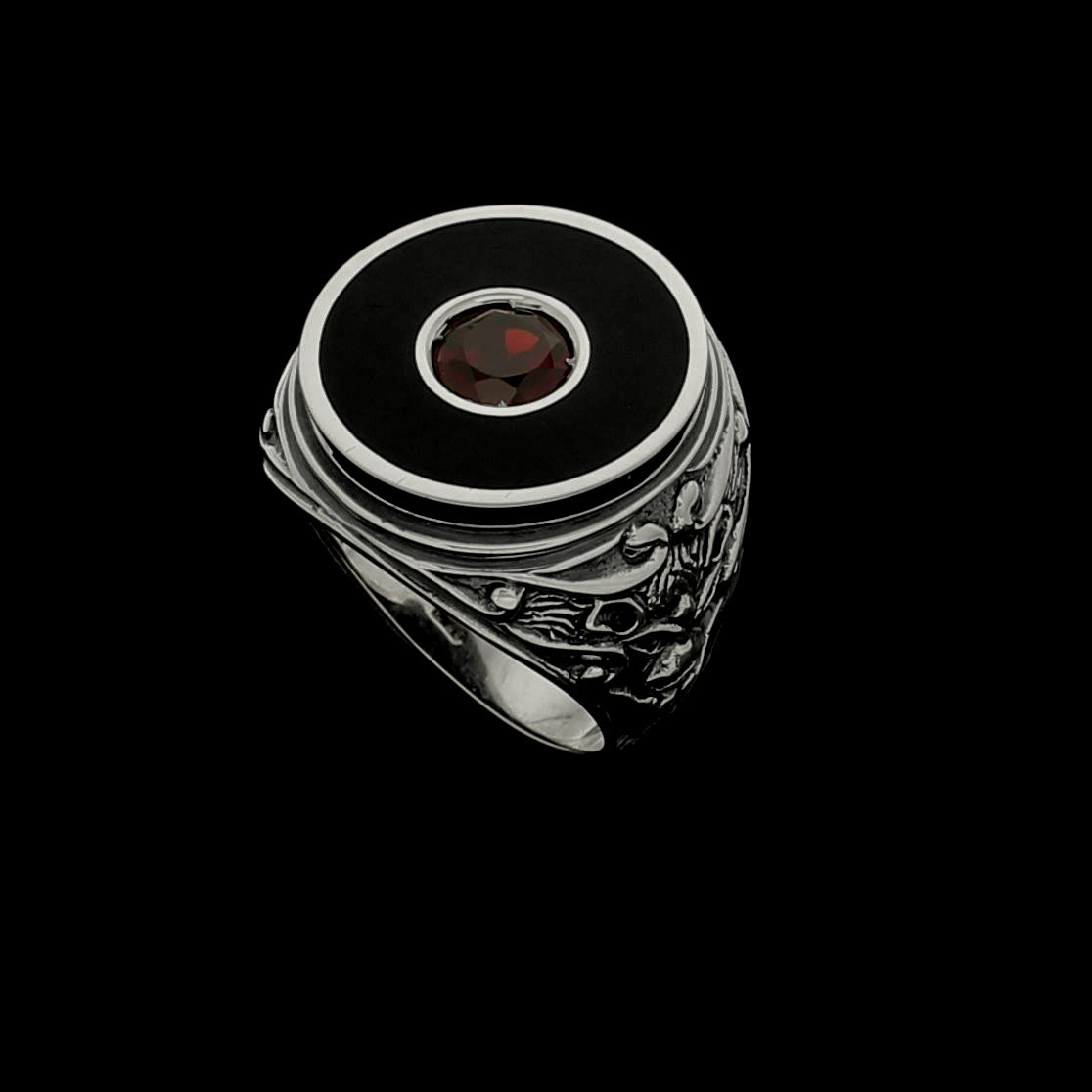 GARNET & VINYL