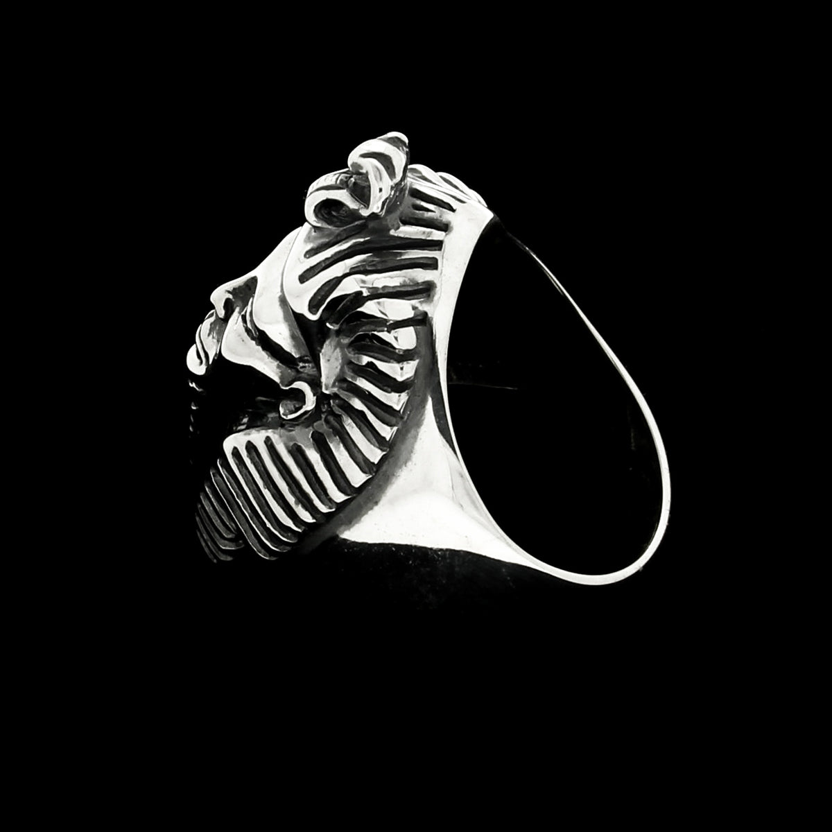TUTANKHAMON