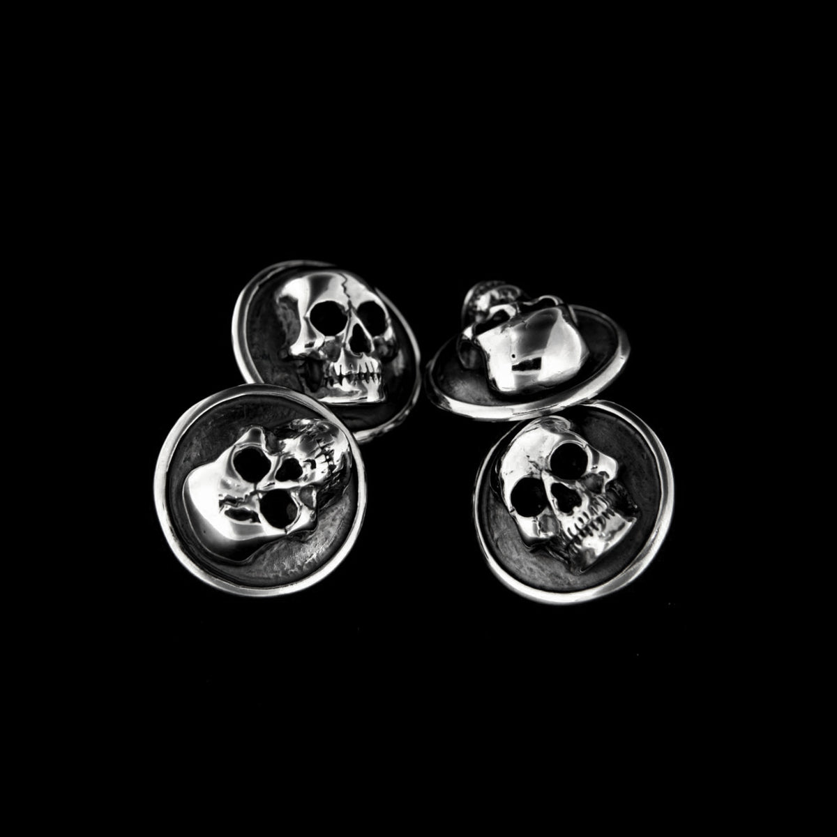SKULLSTUD