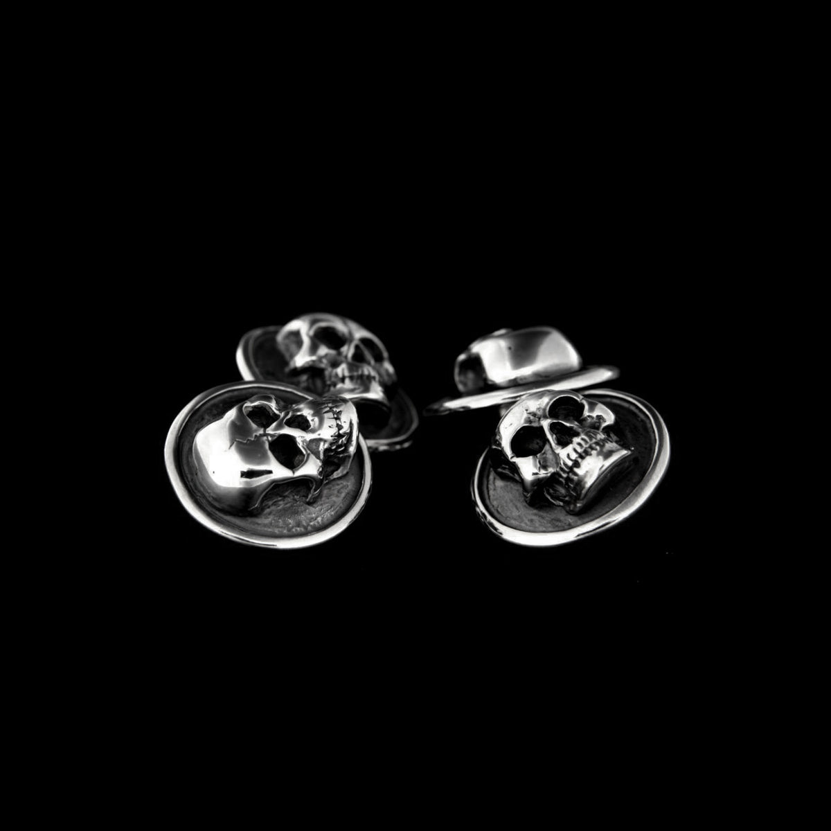SKULLSTUD