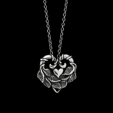 PENDANT - ABBRACCIO